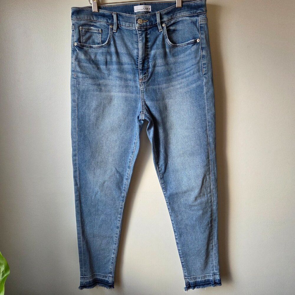 EUC LIKE NEW LOFT THE SKINNY RAW HEM STRETCH JEANS SIZE 31/12 WOMENS